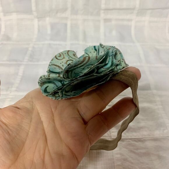 Handmade Infant Headband Brown Green Goldish Flower Center Size 0-3 Months B297 - Picture 6 of 9